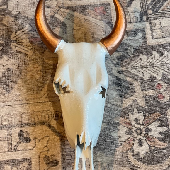 Metal Decorative Faux Animal Skull with Rose Gold Horns - Picture 3 of 5